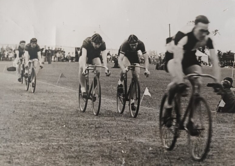 London - Dagenham : Image credit www.retrobike.co.uk